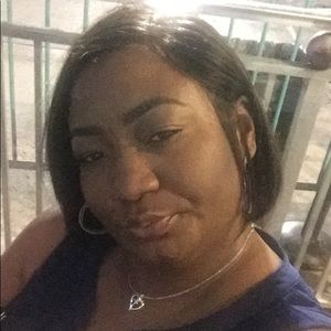 Meet your Posher, Ebony